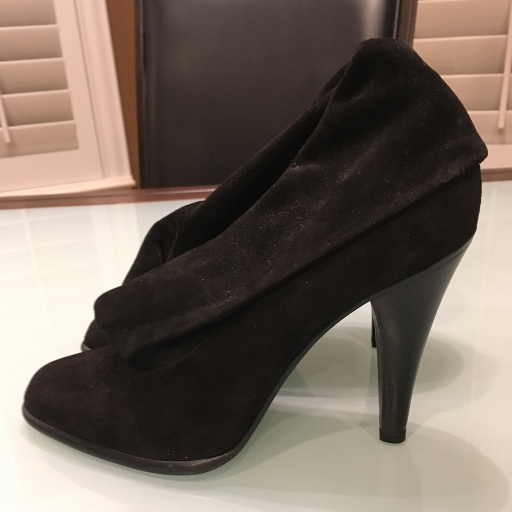 Black suede bootie heels size 9